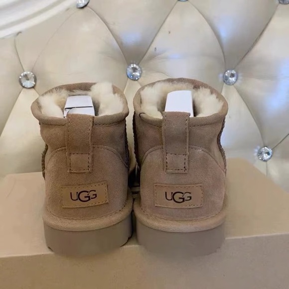 💙✨New ugg Classic Super Mini Chestnut Suede boots for Women's💕 - Picture 5 of 6
